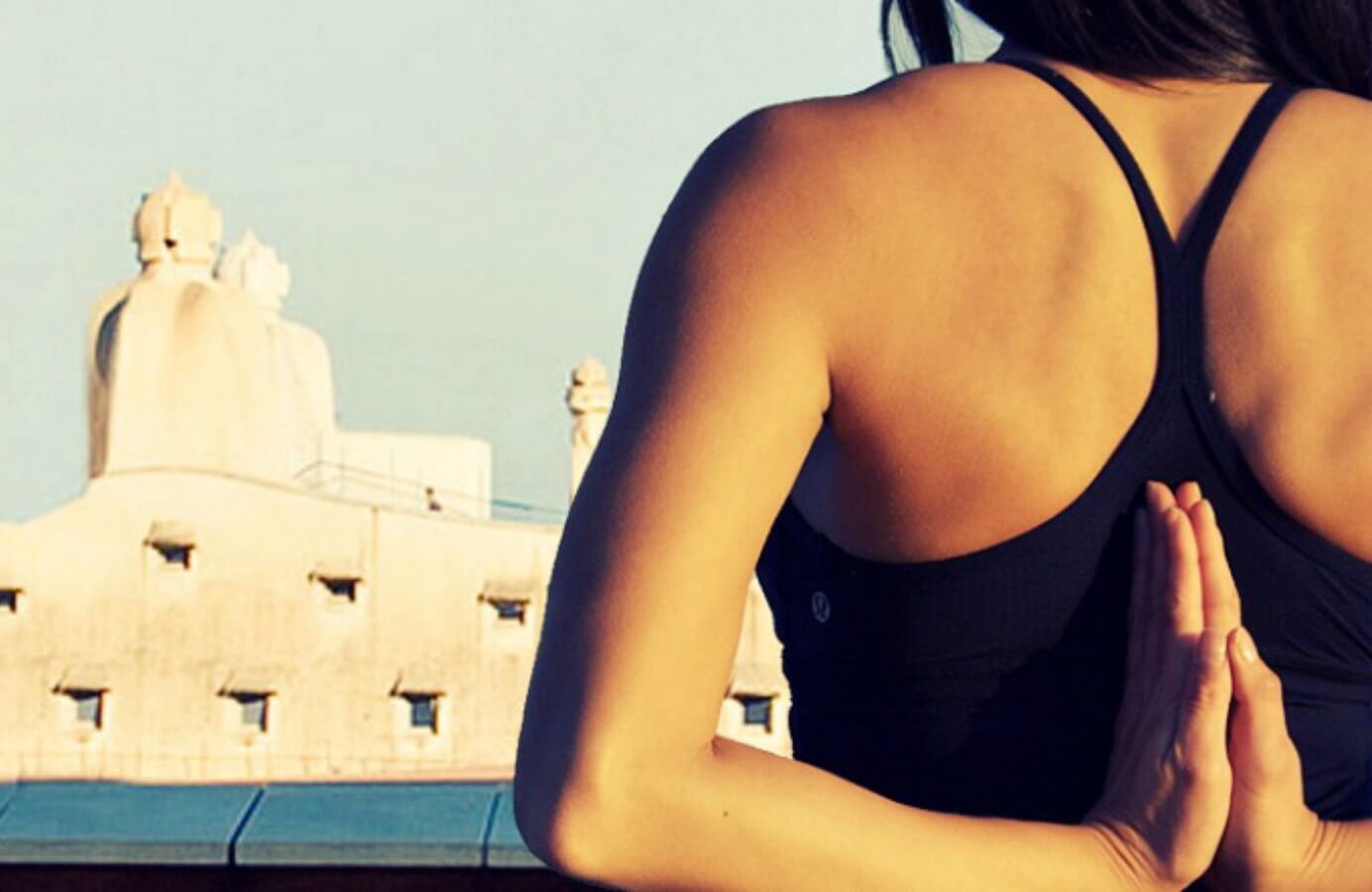 Mañanas de yoga en la terraza del Hotel Omm