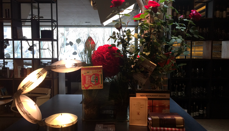 Feliç Sant Jordi! | Hotel de Cinc Estrelles a Barcelona | Hotel Omm | Whatsup